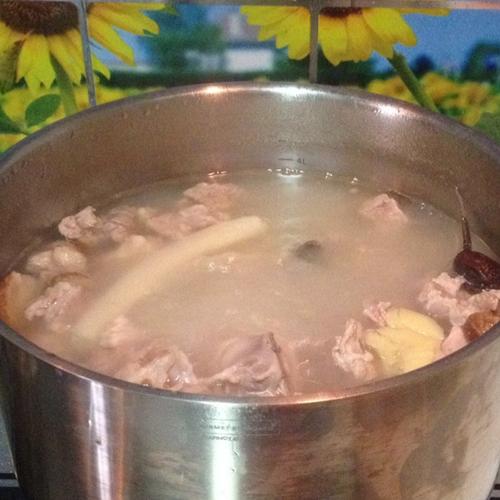 羊肉汤骨头汤为什么是浓白色？秘密就在于它！