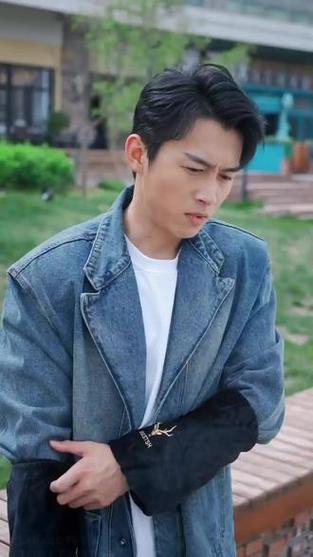 抖音爆火的闻会军是何方神圣？他的成功秘诀是什么？